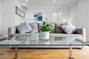 Stunning Flat on King's Road, Chelsea with Balcony